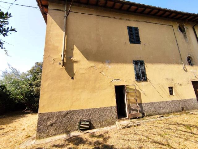 Villa Indipendente in vendita a Le Fornaci, Pistoia