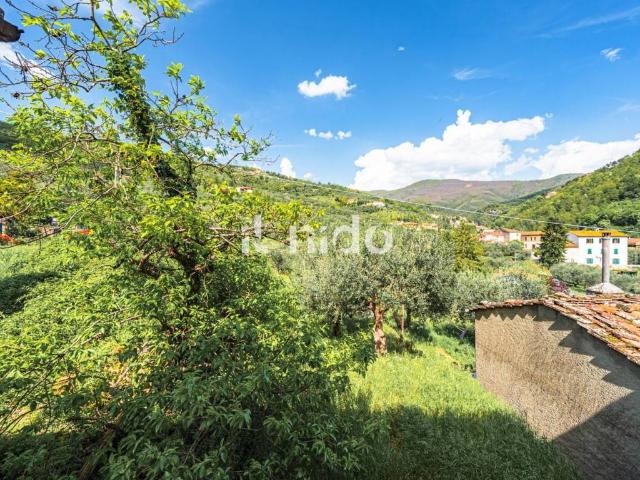 Villa Indipendente in vendita a Pistoia, Toscana