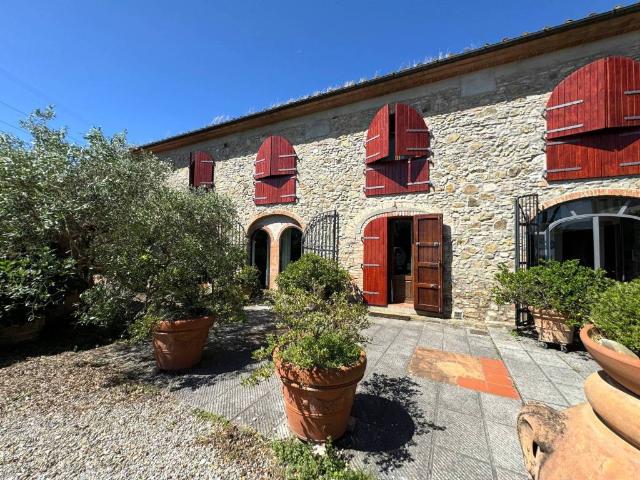 Villa Indipendente in vendita a Pontelungo, Pistoia