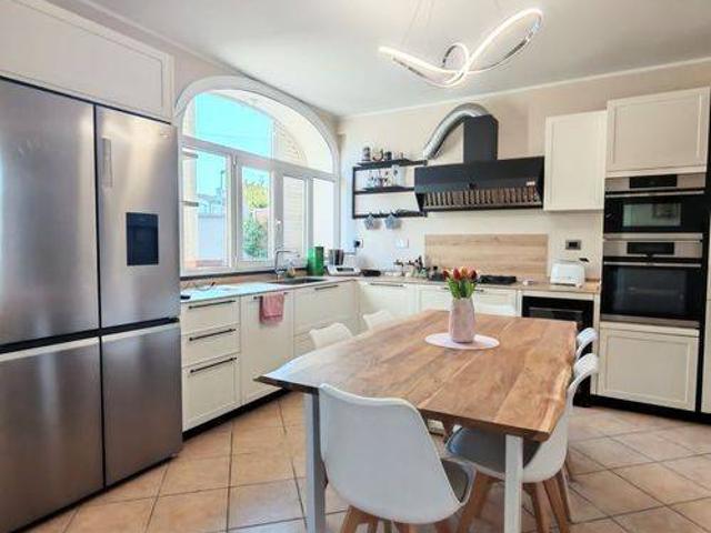 Villa Indipendente in vendita a Piuvica, Pistoia