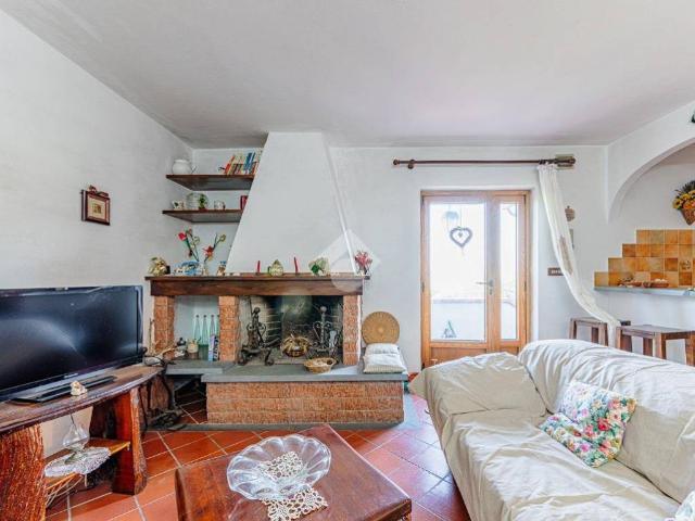 Villa Indipendente in vendita a Piazza, Pistoia