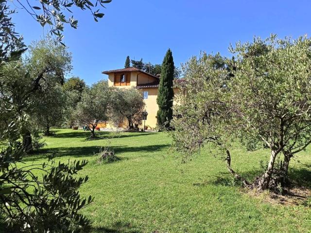 Villa Indipendente in vendita a Pistoia, Toscana