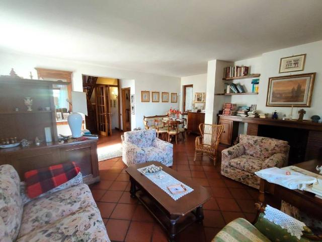 Villa Indipendente in vendita a Pistoia, Toscana