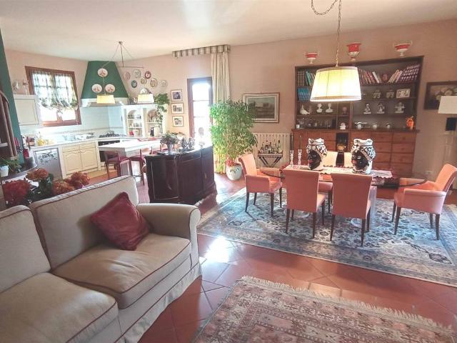 Villa Indipendente in vendita a Nespolo, Pistoia