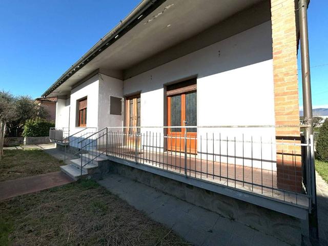 Villa Indipendente in vendita a Lo Sperone, Pistoia