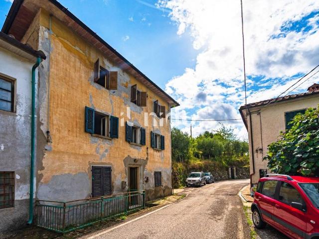 Villa Indipendente in vendita a Le Grazie, Pistoia