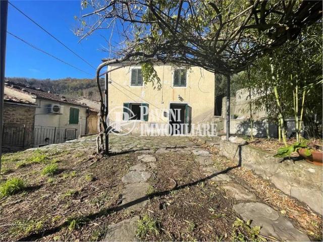 Villa Indipendente in vendita a Pistoia, Toscana