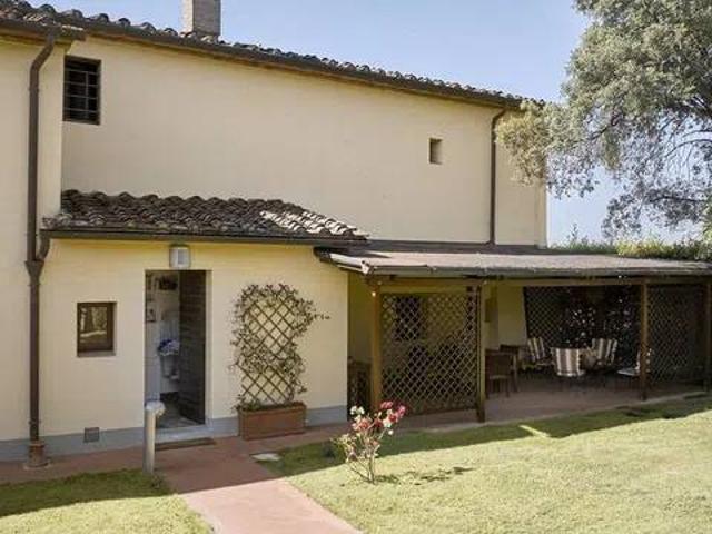 Villa Indipendente in vendita a Pontenuovo, Pistoia