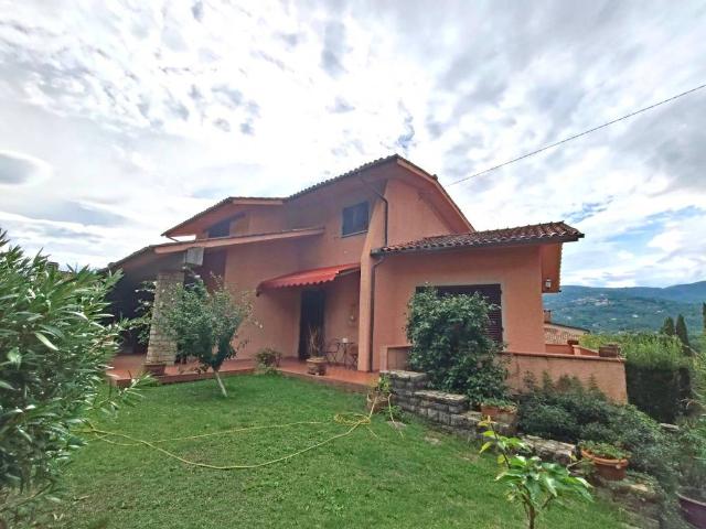 Villa Indipendente in vendita a Burgianico, Pistoia