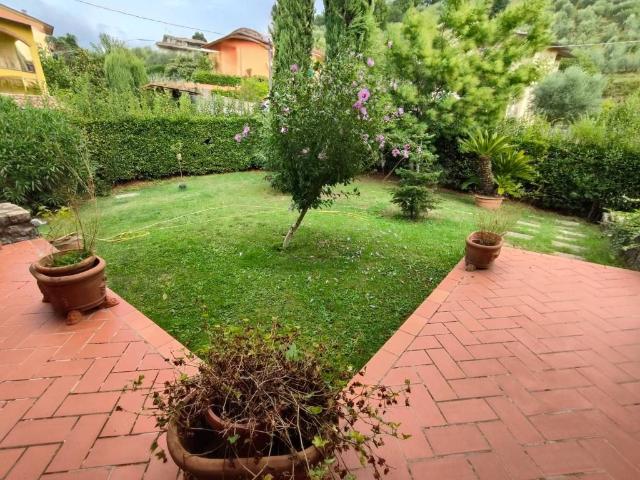 Villa Indipendente in vendita a Pistoia, Toscana