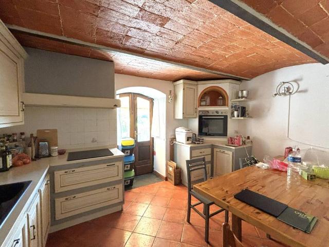 Villa Indipendente in vendita a Pistoia, Toscana