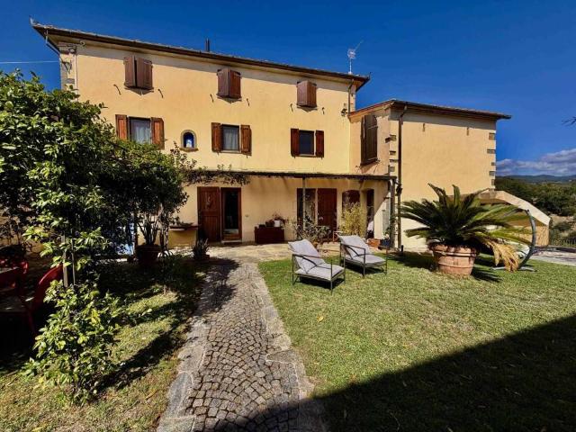Villa Indipendente in vendita a Piazza, Pistoia