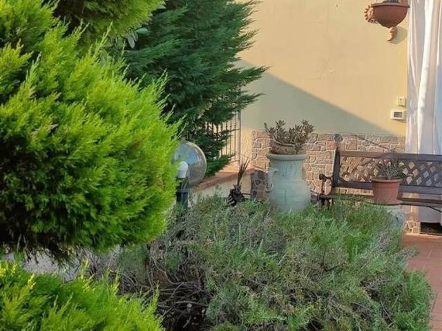 Villa Indipendente in vendita a Bottegone, Pistoia