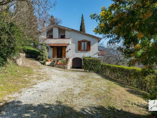 Villa Indipendente in vendita a Pistoia, Toscana