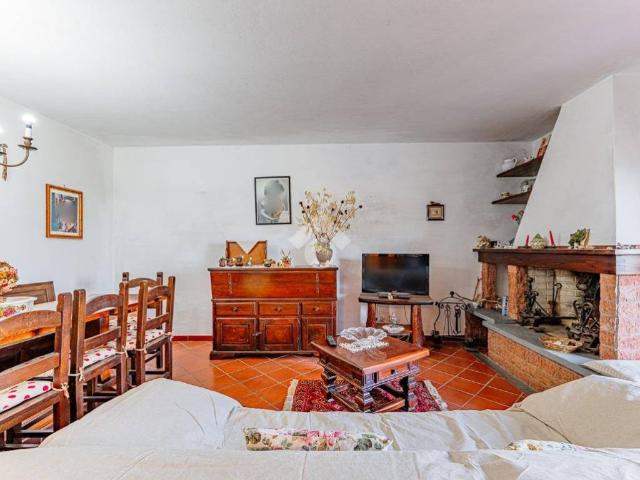 Villa Indipendente in vendita a Piazza, Pistoia