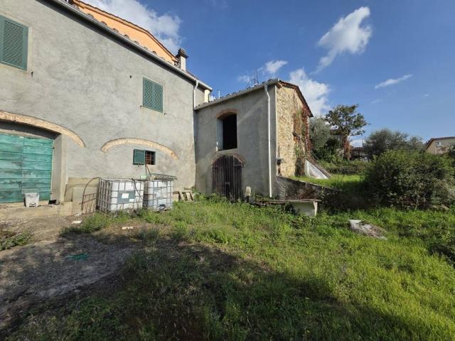 Villa Indipendente in vendita a Pistoia, Toscana