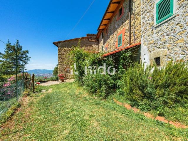 Villa Indipendente in vendita a Pistoia, Toscana