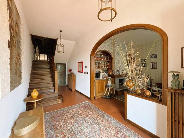 Villa Indipendente in vendita a Il Pettirosso, Pistoia