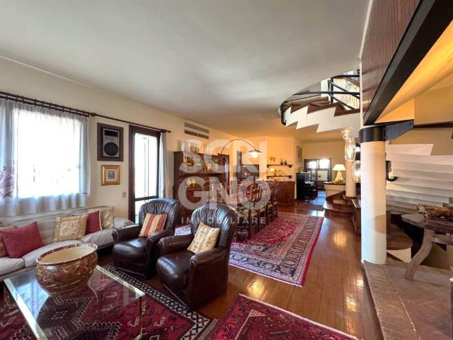 Villa Indipendente in vendita a Pistoia, Toscana