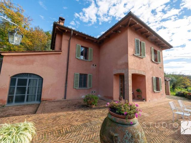 Villa Indipendente in vendita a Pistoia, Toscana
