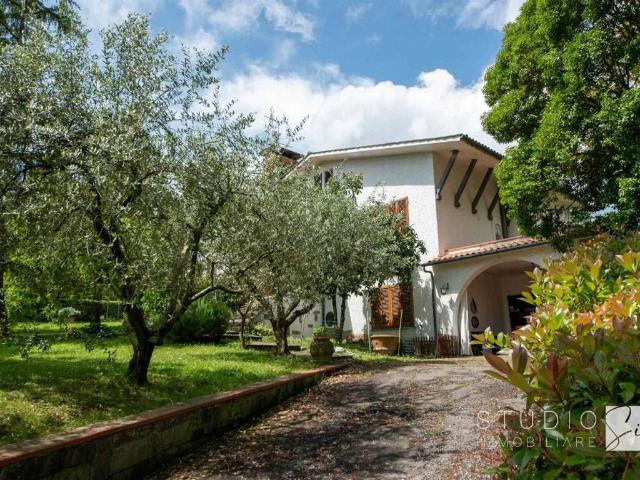Villa Indipendente in vendita a Pontelungo, Pistoia