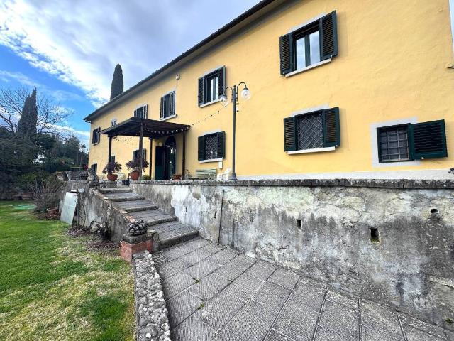 Villa Indipendente in vendita a Pistoia, Toscana