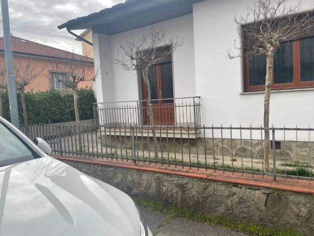 Villa Indipendente in vendita a La Vergine, Pistoia
