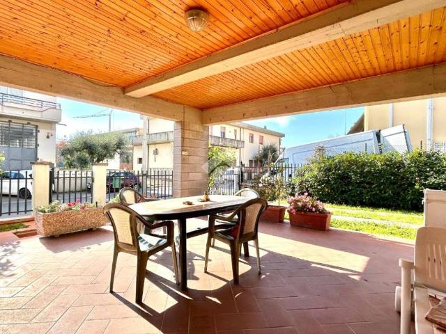 Villa Indipendente in vendita a Nespolo, Pistoia