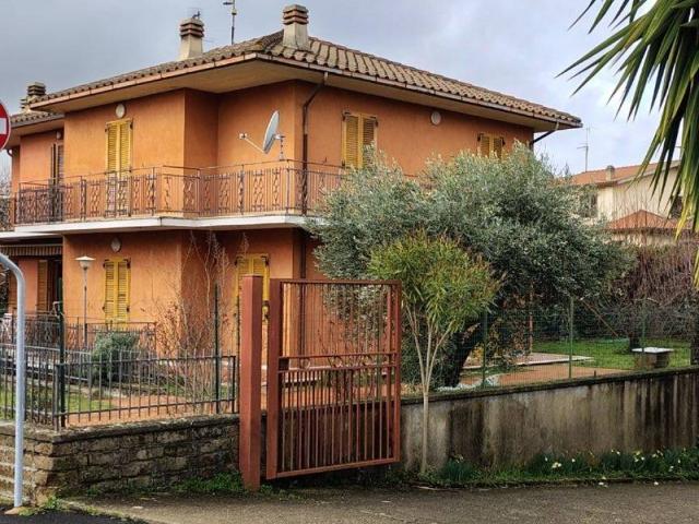 Villa Indipendente in vendita a Unione di Comuni Montani Colline del Fiora, Pitigliano