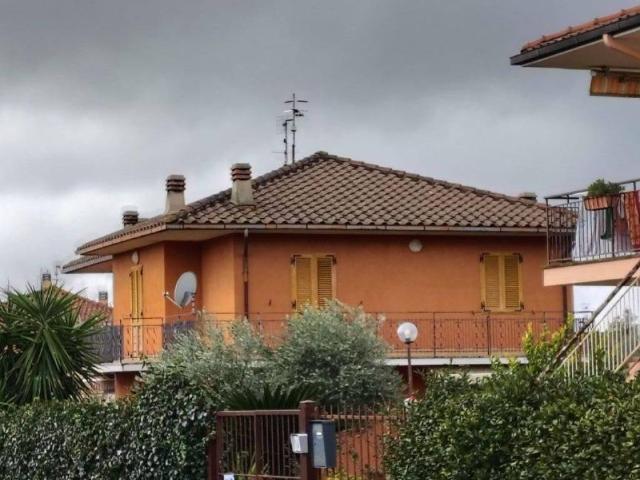 Villa Indipendente in vendita a Unione di Comuni Montani Colline del Fiora, Pitigliano