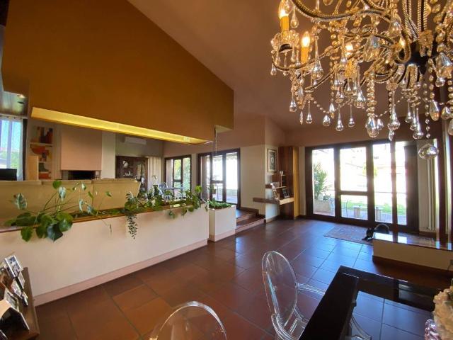 Villa Indipendente in vendita a Piubega, Lombardia