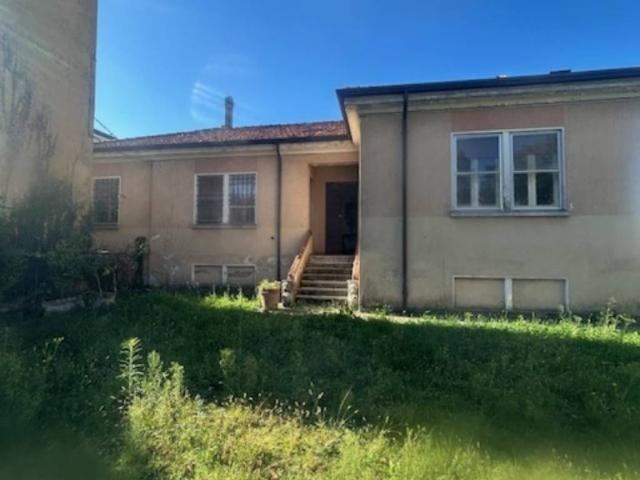 Villa Indipendente in vendita a Piubega, Lombardia