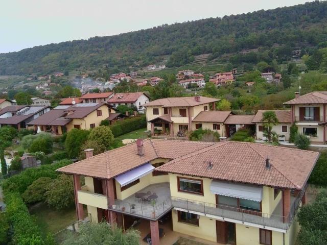 Villa Indipendente in vendita a Piverone, Torino