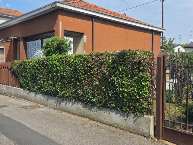 Villa Indipendente in vendita a Pizzighettone, Lombardia
