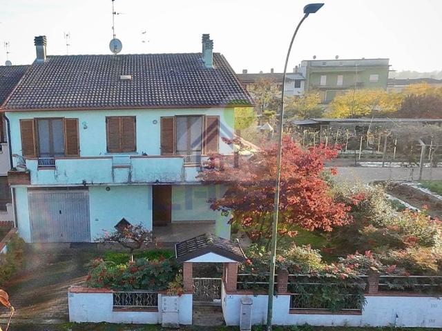 Villa Indipendente in vendita a Pizzighettone, Lombardia