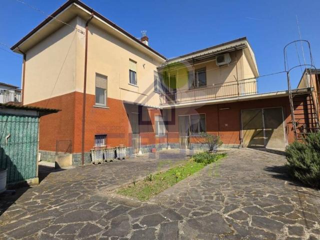 Villa Indipendente in vendita a Pizzighettone, Lombardia