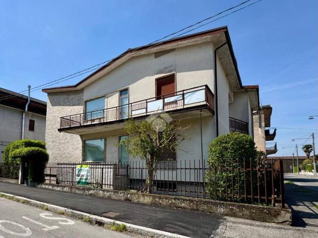 Villa Indipendente in vendita a Pizzighettone, Lombardia