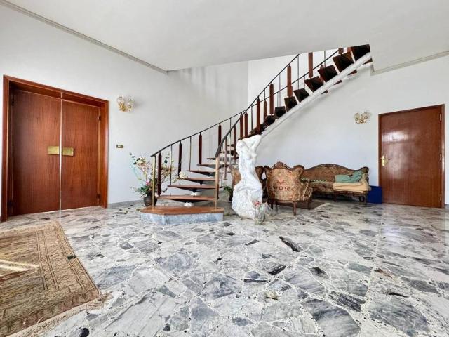 Villa Indipendente in vendita a Pizzighettone, Lombardia