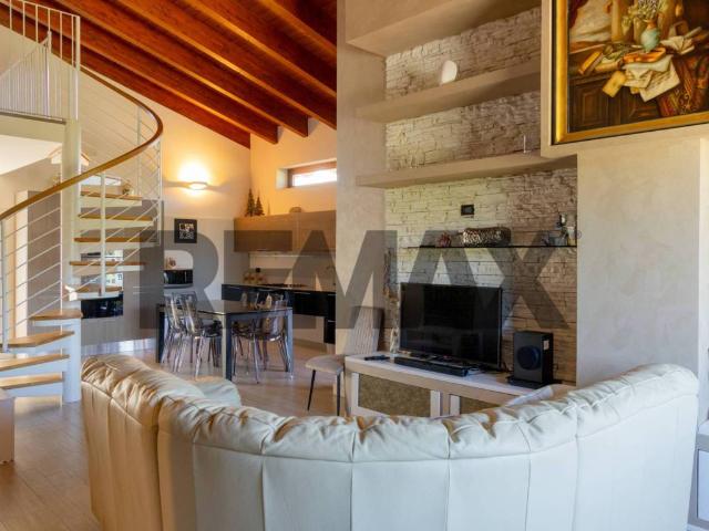 Villa Indipendente in vendita a Pizzoli, Abruzzo