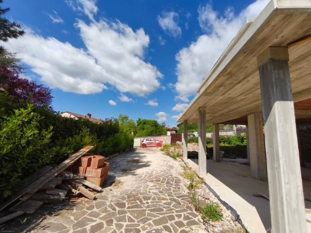 Villa Indipendente in vendita a Pizzoli, Abruzzo