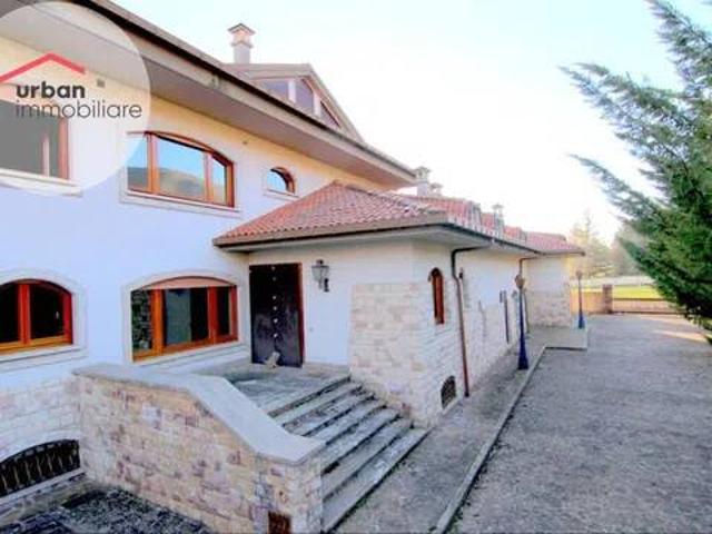 Villa Indipendente in vendita a Collemusino, Pizzoli