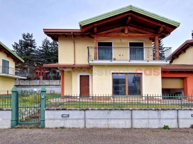 Villa Indipendente in vendita a Pizzoli, Abruzzo