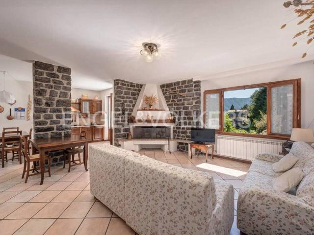 Villa Indipendente in vendita a Villa, Plesio
