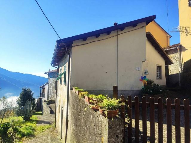 Villa Indipendente in vendita a Unione di comuni Montana Lunigiana, Podenzana