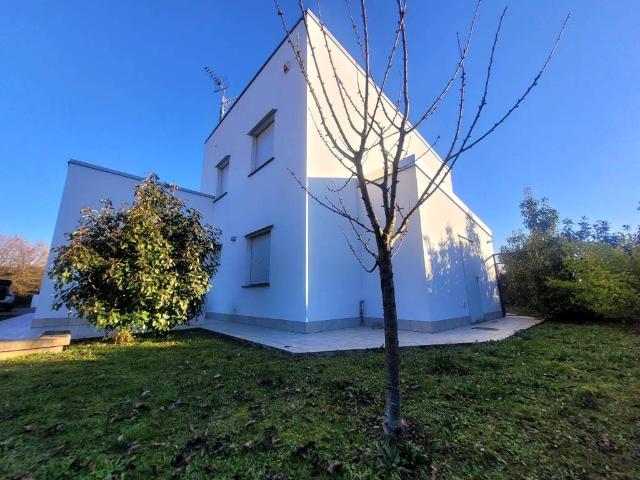 Villa Indipendente in vendita a Podenzano, Reggio Emilia