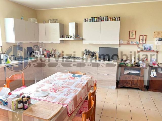 Villa Indipendente in vendita a Podenzano, Reggio Emilia