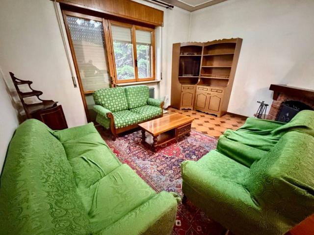 Villa Indipendente in vendita a Podenzano, Reggio Emilia
