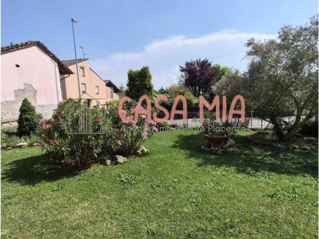 Villa Indipendente in vendita a Podenzano, Reggio Emilia