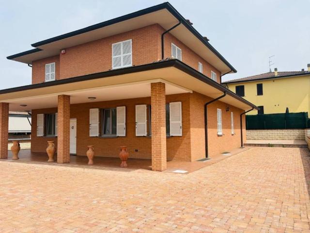 Villa Indipendente in vendita a Podenzano, Reggio Emilia