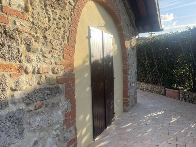 Villa Indipendente in vendita a Lecchi, Toscana